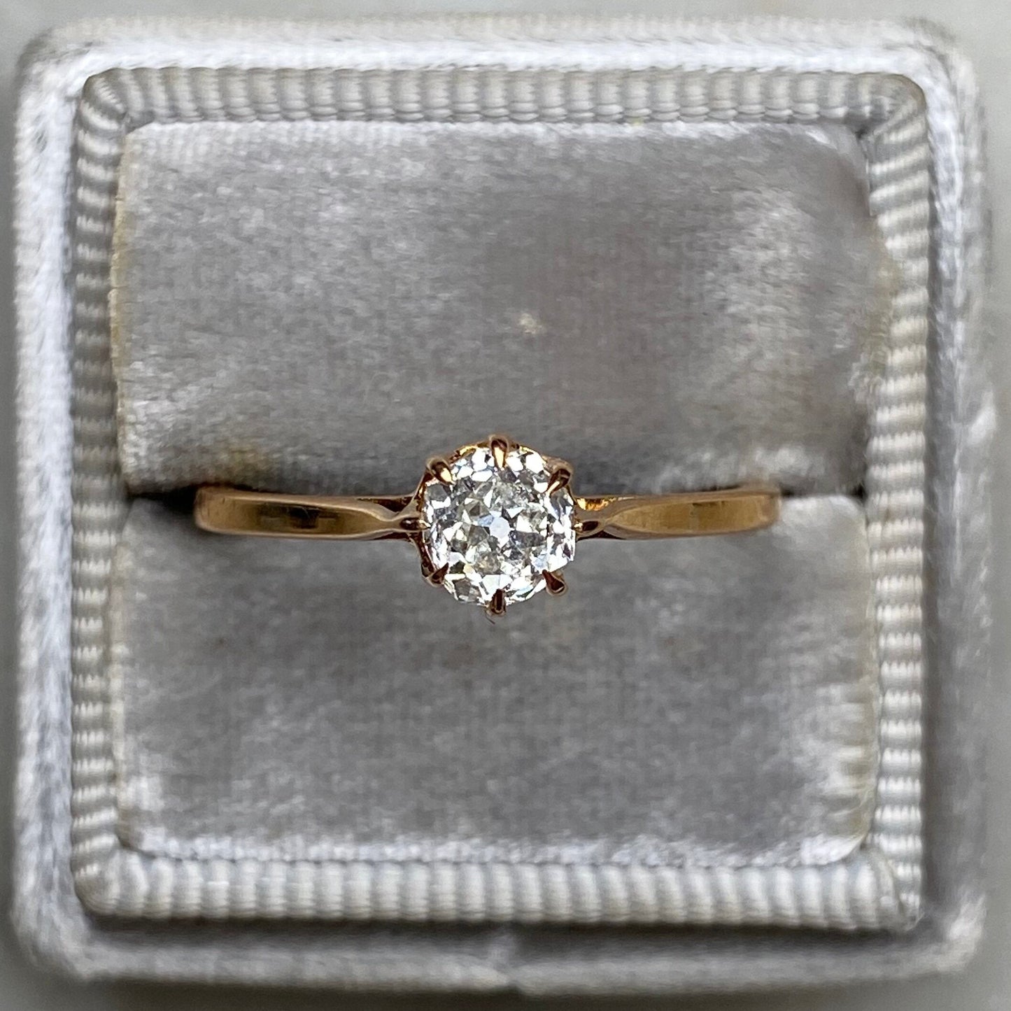 VINTAGE 0.45 CTW DIAMOND SOLITAIRE w/ CLAW PRONGS