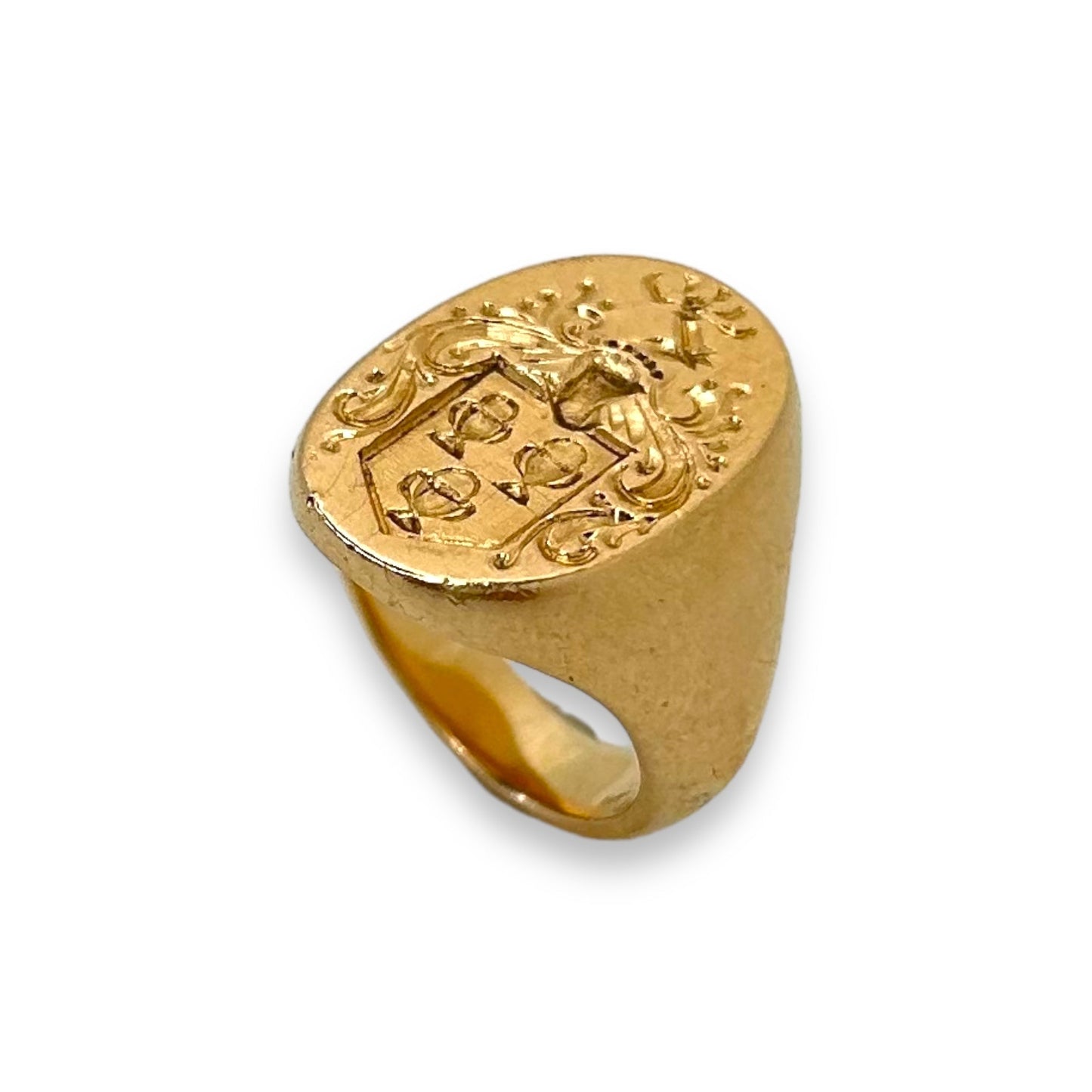 VINTAGE 14K ENGRAVED SHIELD SIGNET RING