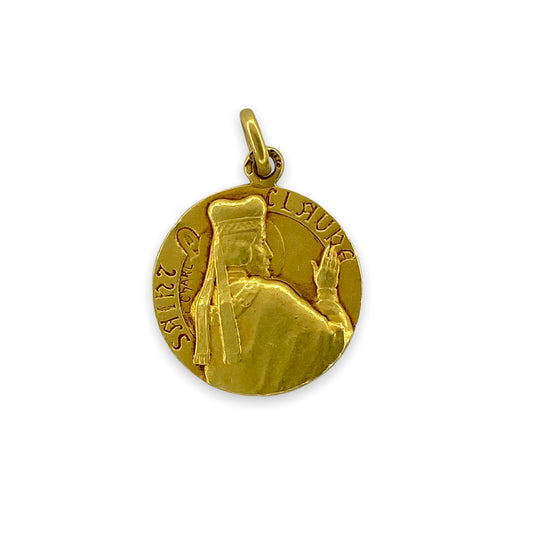 VINTAGE 18K SAINT CLAUDE CHARM