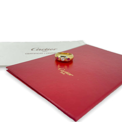 VINTAGE 18K CARTIER 3-STONE DIAMOND + RUBY DOMED BAND RING